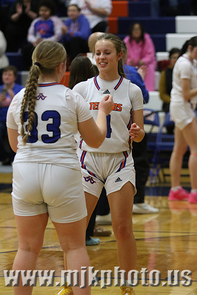 7D2_2440